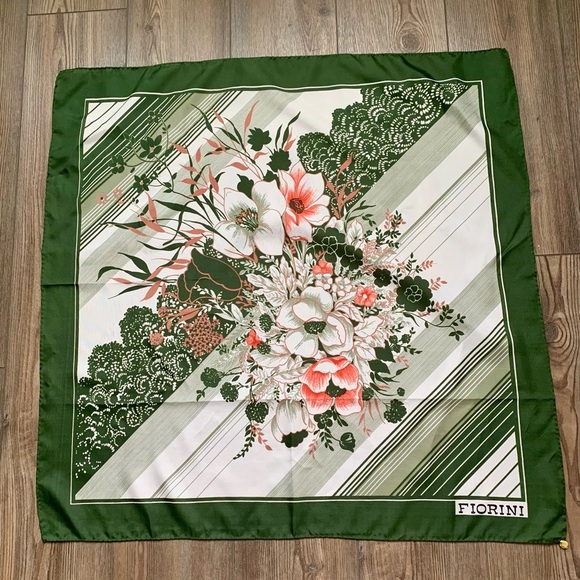 Vintage Fiorini Polyester Scarf 30/30” Italy - Picture 1 of 7